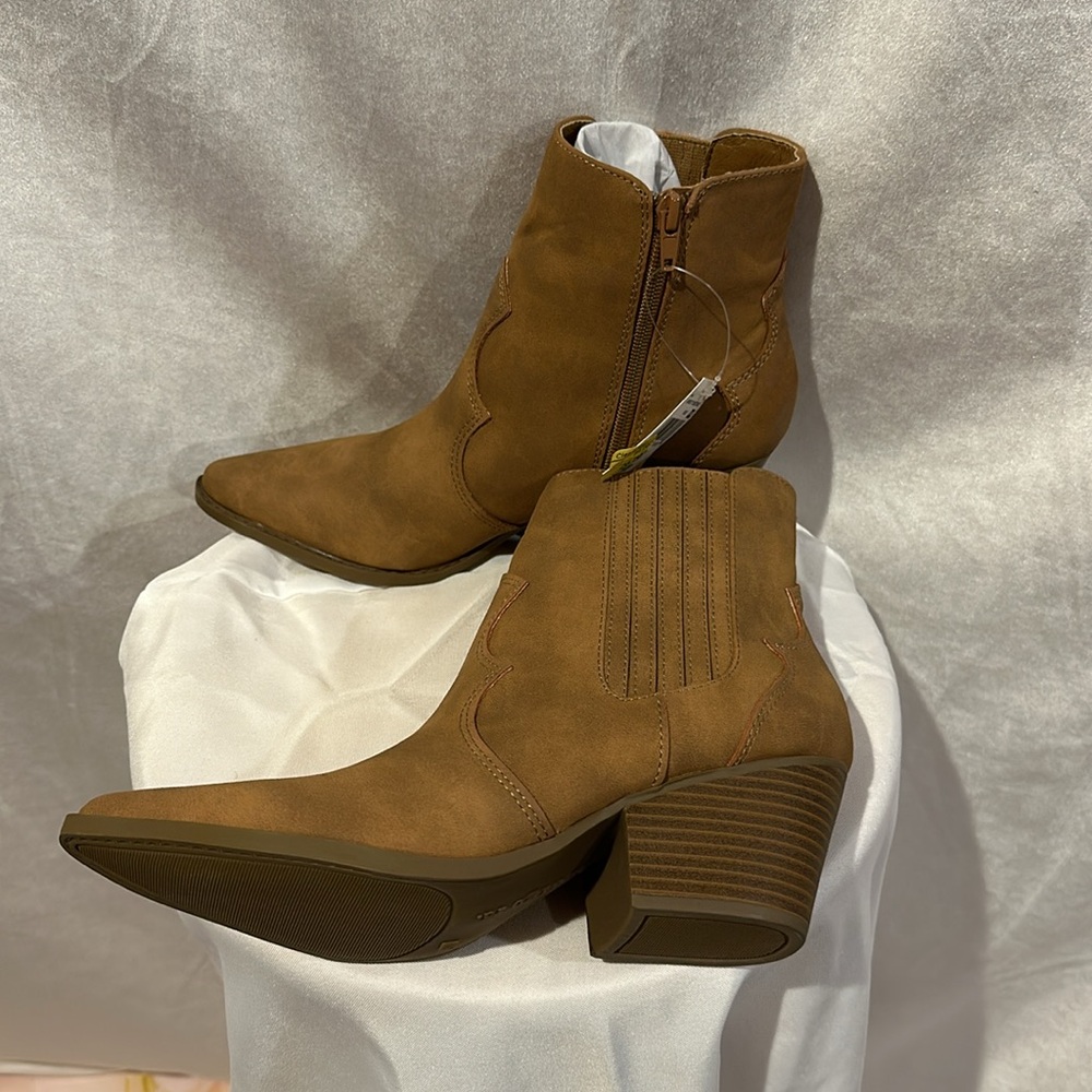 Indigo Rd. Medium Brown Booties - Picture 6 of 8